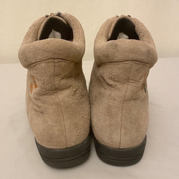 Beacon Leaf Embroidered Suede Leather Booties Womens Ankle Boots Size 8.5 Beige - Picture 5 of 13